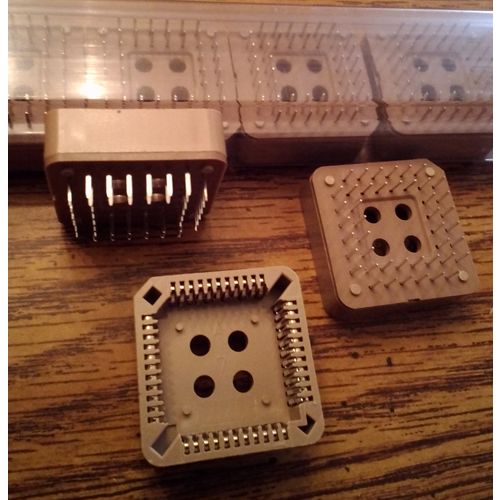 Lot of 20: Tyco 1571541-1 44 POS PLCC Socket :: FREE Shipping