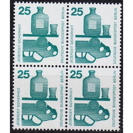 GERMANY BERLIN [1971] MiNr 0405 ( **/mnh ) [01] Unfall 4er