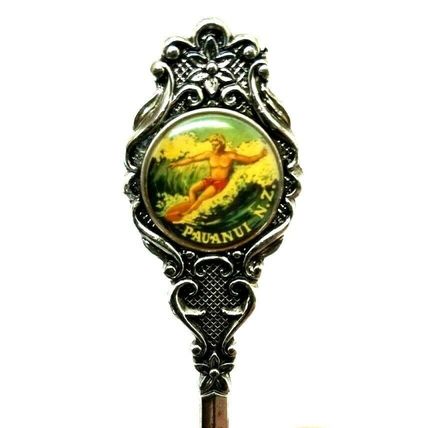 Surfing Pauanui N.Z. Souvenir Spoon New Zealand Cameo Silver Plated Vintage (E14