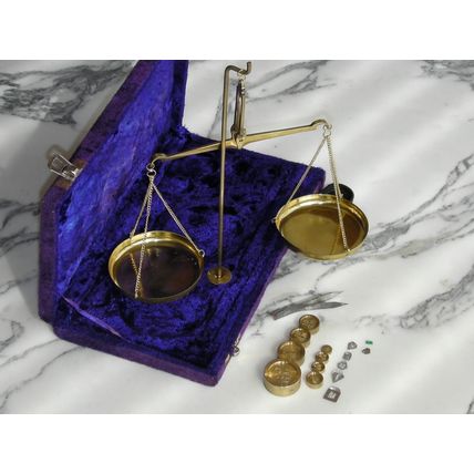 Scales Set with Brass Weights & Purple Velvet Case Balances kitchen measure 100g