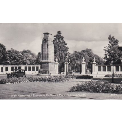 E571 MIDDLESBROUGH- WAR MEMORIAL @ ENTRANCE TO ALBERT PARK
