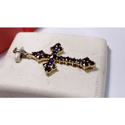 Estate 3ctw Natural round Garnet 14Kt Yellow Gold 1.25"X 7/8" Cross Pendant20807