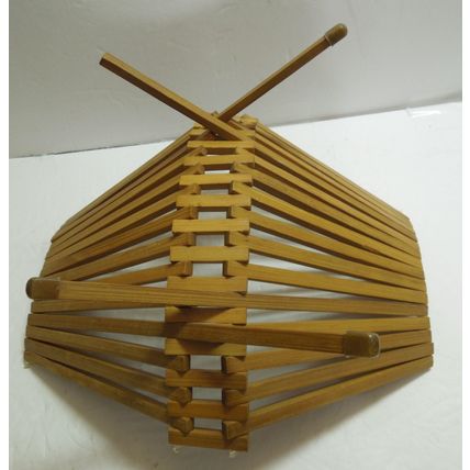 Vintage MCM folding Wooden Basket for table, fruit basket, mail, ect. 9.5"