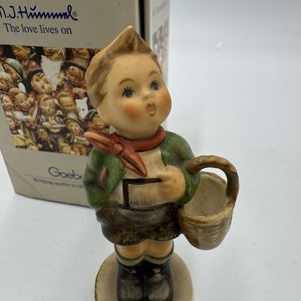 Hummel GOEBEL Village Boy Figurine #513 /0 4" Germany With Box