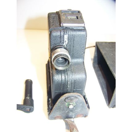 MODEL A-8 UNIVEX CINE CAMERA & CASE MADE IN USA 1930's ART DECO VINTAGE