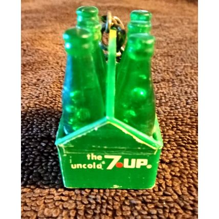 Old Vintage 7-Up Plastic Six Pack Key Chain Of Bottles 1 3/4" By 1 1/2" 1970's
