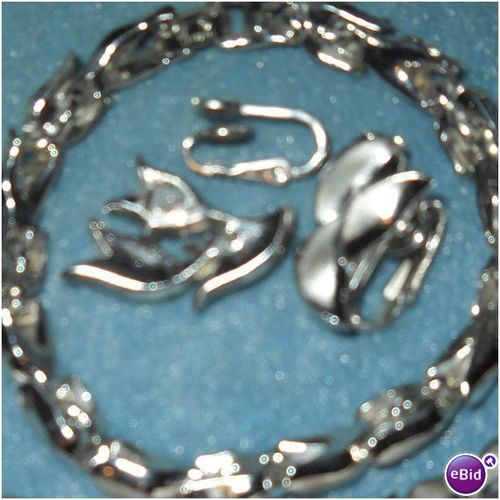 Trifari Silver Tone Necklace Bracelet Earring Set