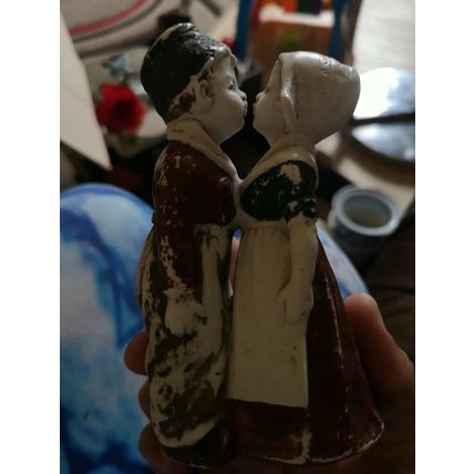 Heubach Bisque Kissing Dutch Couple
