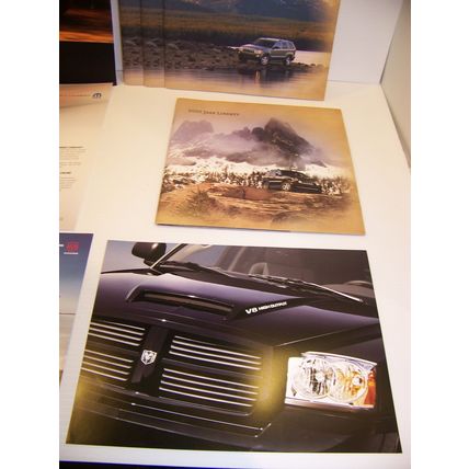 2005 JEEP LIBERTY GRAND CHEROKEE RAM SRT10 DAKOTA RT SALES BROCHURES & SLICKS(8)