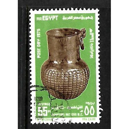 EGYPT 1975 POST DAY ANCIENT TREASURES 55M PHARAONIC GOLD VASE SG 1249 F/USED#2