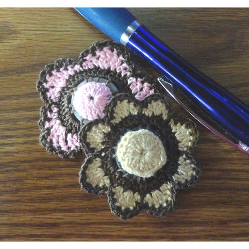Button flowers #bf015 lot of 2 crochet decoration adornment embellishment motif