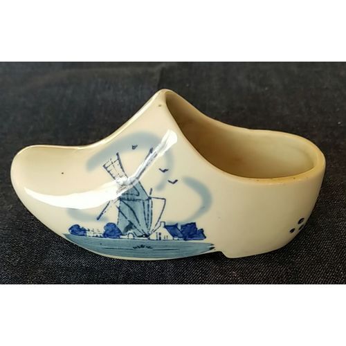 Delft Handpainted Dutch Shoe Planter - 5"