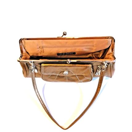 Nine West Women's Shoulder Bag Metallic Gold Leather Kiss Lock Pockets Zipper