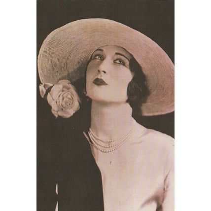 Postcard Gibson Girl Hat Fashion Show Hotel Astor London 1925 - Nostalgia