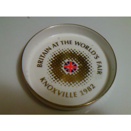 Royal Doulton World Fair 1982 pin tray