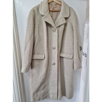 VINTAGE LADIES CREAM COAT