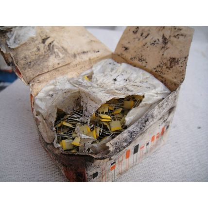 3300 pF 100V Plate Ceramic Capacitors 500 pcs NOS - Great Decoupling Capacitors