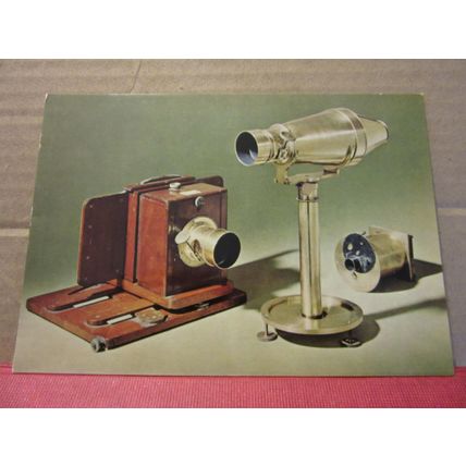 3 early CAMERAS, LACOCK ABBEY. WILTSHIRE unused postcard Science Museum =