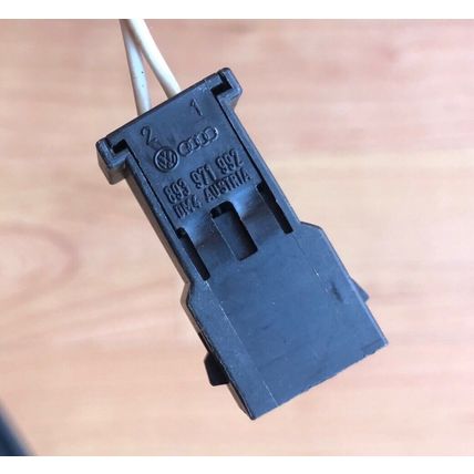 Audi 4D0820541 Inner Ambient Air Sensor Climate Change HVAC A8 S8 Radio Housing