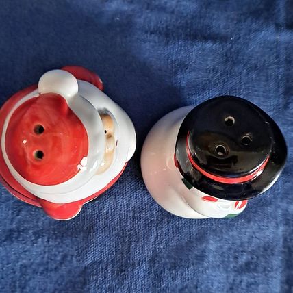 SANTA & SNOWMAN SALT & PEPPER SHAKERS Set Christmas Holiday Ceramic