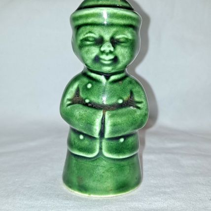 Vintage ASIAN MAN SALT & PEPPER SHAKERS Set Ceramic Chinese Japanese Grn Ceramic