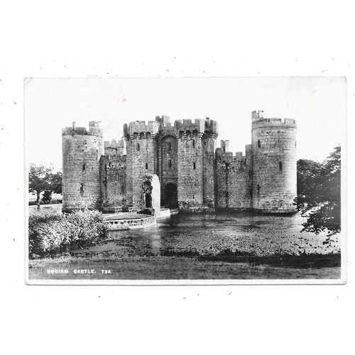 SUPERB REAL PHOTOGRAPHIC POSTCARD OF BODIAM CASTLE SUSSEX POSTED 1952 (1638)