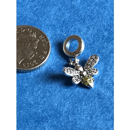 Genuine 925 Silver Bee Charm for Pandora bracelet comes in a cute velvet pouch F