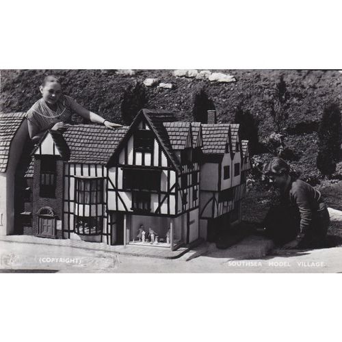 Southsea Model Village with Children Hampshire Postcard (HAM71803)