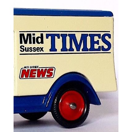 BOXED MODEL VAN * MID-SUSSEX TIMES - PACKARD 1936 by LLEDO 1986 - VERY GOOD