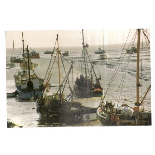 TAKING THE TIDE, OLD LEIGH, ESSEX , unused antique postcard Tate Gallery 1986 /