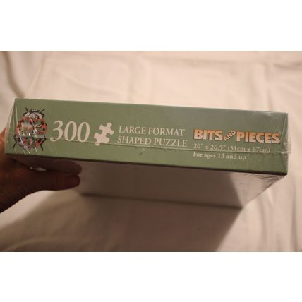 LADYBUG GARDEN 300 PIECE SHAPED PUZZLE MOSTLY SEALED LADYBUG