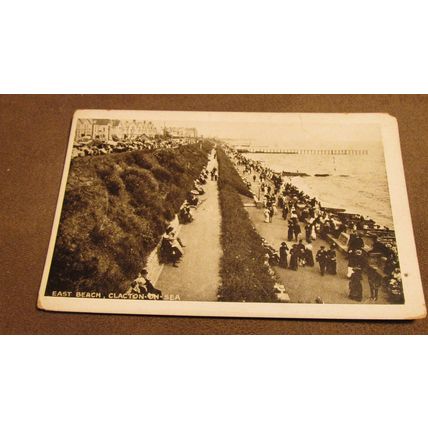 Early Postcard - East Beach scene @ Clacton - Essex