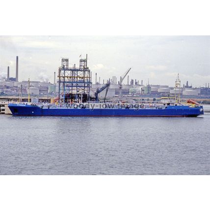 SQ1032 - Dutch Coastal Gas Tanker - Sturgeon , built 1988 - photograph 6x4