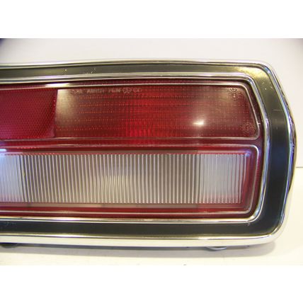 1976 PLYMOUTH ASPEN TAIL LIGHT COMPLETE OEM RH #3881016 1977