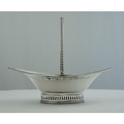 7" Swing Handled Epergne Sweetmeats Basket, London 1785, 178mm, 137g.
