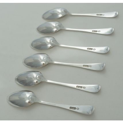 Six Silver 5+" Bright-cut Old English Star Teaspoons Sheffield 1900, 131mm, 124g