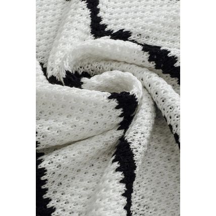 White Stripe Henley Buttoned Placket Drop Shoulder Bracelet Sleeve Knit Sweater