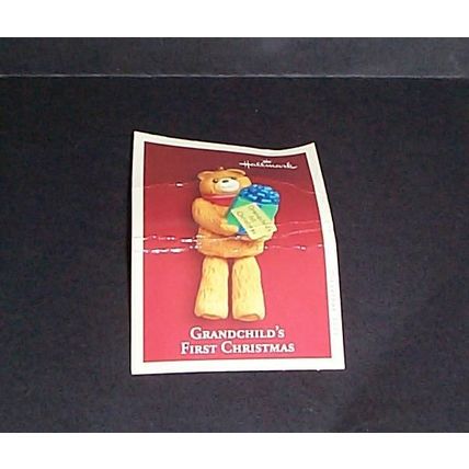 Hallmark Keepsake Ornament - - Grandchild's First Christmas - - 2005 - - QXG4612