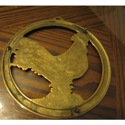 BEAUTIFUL ROOSTER GOLDEN BRASS ROUND FOOTED TRIVET HOT PLATE HOLDER WALL HANGING