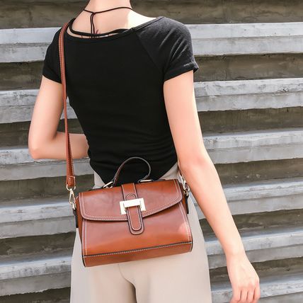 Women Retro Hollow Oil Wax PU Leather Handbag Brown