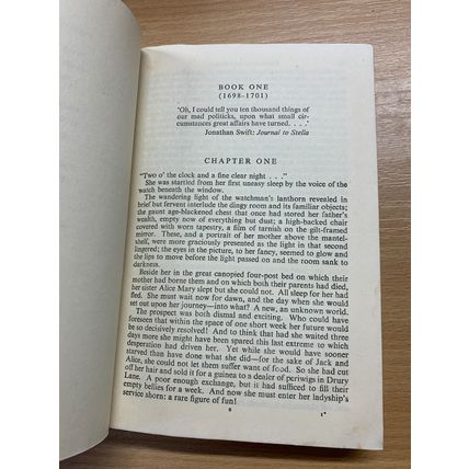 1951 DORIS LESLIE "THAT ENCHANTRESS" FICTION VINTAGE HARDBACK BOOK (P3)