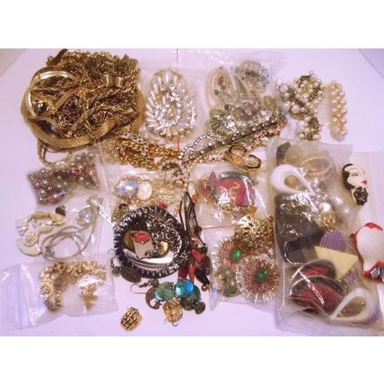 Over 2.5 LBS Vintage Jewelry Craft Repair Repurpose Embellish LOT 1