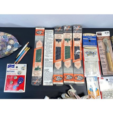 Sewing Tools, Set of 1, Sewing Notions, Zipper, Colorful, Buttons, Washable Pen