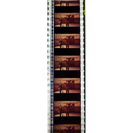 Pk DAU - B - MIX - c 058F . - 1 STRIP OF 5 - 35MM FILM CELLS. ( )
