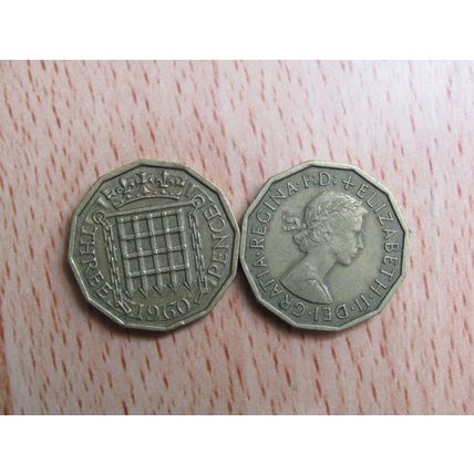 GB 1960 Elizabeth II Brass Threepence 3d Coin
