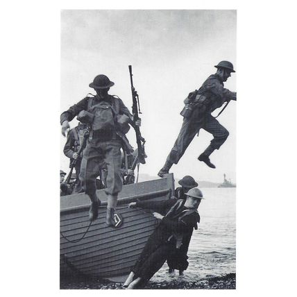 Postcard WW2 Tommies Soldiers Army Training Camp England 1940 - Nostalgia