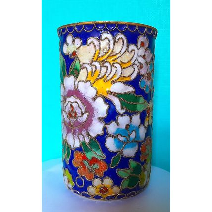 AN ORNATE POT - ENAMELLED FLORAL DESIGN WITH GOLD LACE TRIM ** 10 x 6 cm GOOD