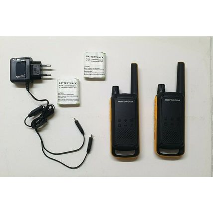 2 PAREJAS DE WALKIE TALKIE MOTOROLA TLKR T82 +CARGADOR+BATERÍAS RESISTENTES IPX4