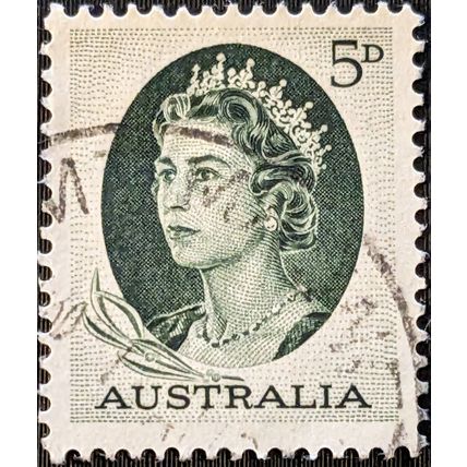 STAMP AUSTRALIA SG354 1963 5d Queen Elizabeth II Used