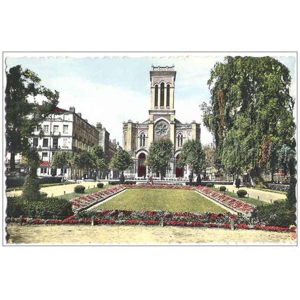 42 - Saint-Etienne - les jardins de place Jean Jaurès - Eglise st Charles